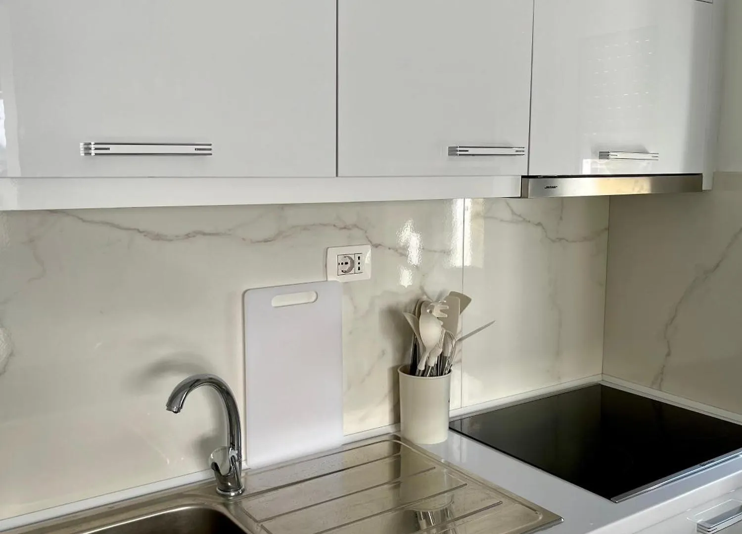 Central Charm Tirana Hideaway Apartman